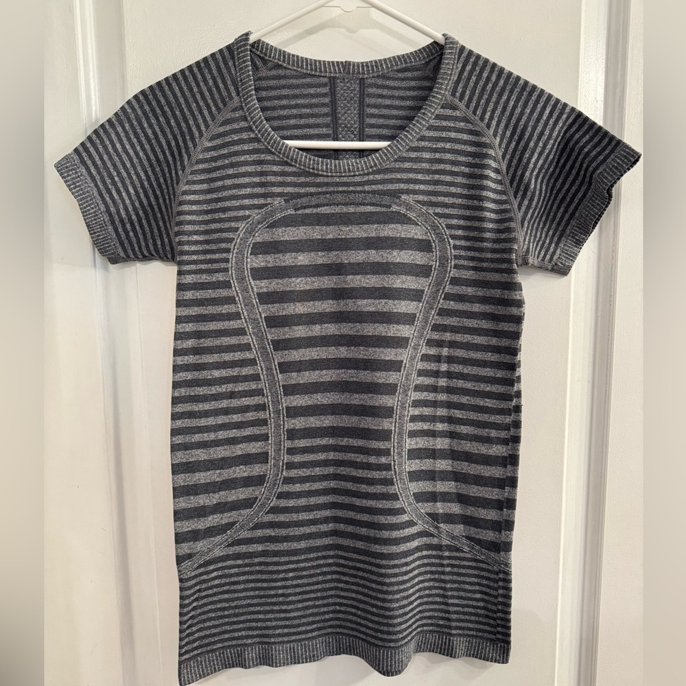Lululemon Swiftly Tech Short Sleeve Scoop Neck Grey Stripe